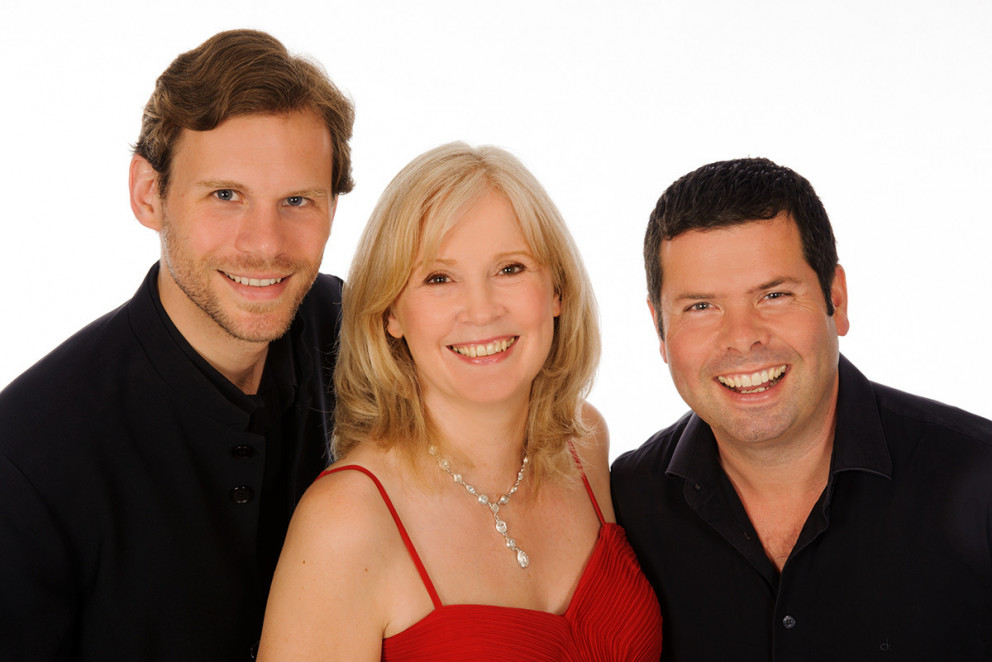 Söngtróið White Raven