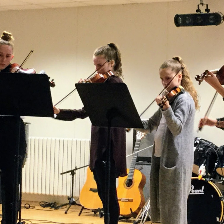 Uppskerutónleikar í Víkurröst